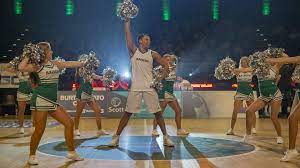 The UK's first male basketball cheerleader - BBC News