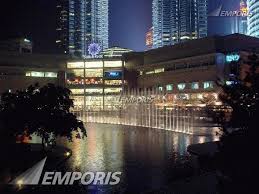 It is located at the base of petronas twin towers and is serviced by most major transportation system in the city. Suria Klcc Kuala Lumpur 191261 Emporis