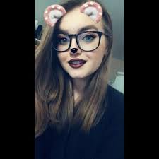 Adele Leach's Instagram, Twitter & Facebook