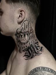 Tattoos nacken mann