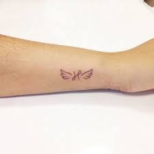 Çiçek figurlerinin sadece sevimli bir kiz dovmesi olmaktan cok daha derin bir anlamlari vardir. 40 Letter H Tattoo Designs Ideas And Templates Tattoo Me Now
