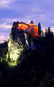Bled Castle At Night Slovenia By Kurt Stamminger Bled Slowenien Reise Inspiration Burg