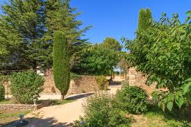 Uzès est une ville du département gard. Uzes Propriete Luxe Dans Un Hectare De Verdure Casas En Renta En Uzes Languedoc Roussillon Midi Pyrenees Francia