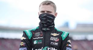 In the modern era of nascar (1972 until now), eight drivers have won four consecutive races. Lamgm4euu2yxam