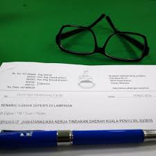 Local governments administrating a municipality are called municipal council (majlis perbandaran). Pejabat Daerah Kuala Penyu Government Building