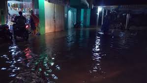 Banjir sudah meluas, imbuh kepala pelaksana badan penanggulangan daerah (bpbd) karawang yasib nasrudin dikutip dari. Tegalwaru Loji Karawang Banjir Bandang