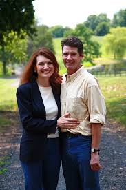 Walls lives in rural virginia with her husband, the writer john taylor. Jeannette Walls Close Up The Glass Castle An Assay