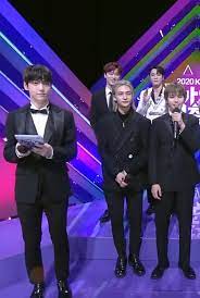Maybe you would like to learn more about one of these? Stray Kids Hyunjin S Height Difference With Txt S Soobin Has Fans Shook Koreaboo