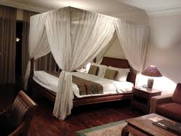 By letting your kids pick and choose the you will want your canopy frame to mirror the mattress frame of the top bunk. Huge Four Poster Canopy Bed Picture Of Cyberview Resort Spa Cyberjaya Tripadvisor