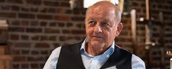 Kaum hat wilsberg durch den verkauf einer rarität einen kleinen gewinn gemacht, stehlen auch schon zwei vermummte einbrecher das geld. Quoten Wilsberg Mit Mehr Als Acht Millionen Zuschauern Fernsehserien De
