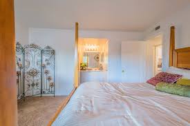 2 master bedroom apartments tampa. Lake Azzure Apartments Tampa Fl Apartment Finder