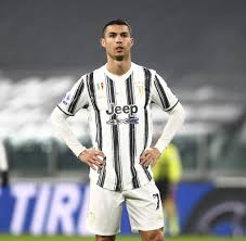 View stats of juventus forward cristiano ronaldo, including goals scored, assists and appearances, on the official website of the premier league. Cristiano Ronaldo Ex Mitspieler Training Mit Ihm War Wie Krieg Welt