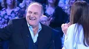 Edoardo scotti, orgoglio di papà gerry, la notorietà per lui è arrivata certamente anche per essere il figlio dell'amato conduttore scotti, ma a differenza di altri edoardo ha delle qualità personali che lo hanno spinto a puntare a una carriera dietro la macchina da presa. Gerry Scotti Si Commuove A Verissimo Mio Figlio Si E Ripreso Al 95 Dopo L Incidente
