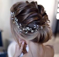 Asuman Acar Adli Kullanicinin Hairstyles Makeup Panosundaki Pin Dugun Saci Nedime Saci Uzun Sac