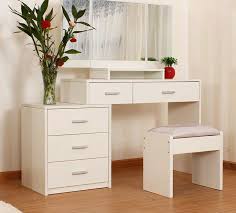 Jolie Coiffeuse Avec Miroir 40 Idees Pour Choisir La Meilleure Chambre A Coucher Bois Coiffeuse Meuble Meuble Blanc Et Bois