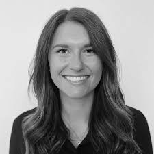 We are thrilled to announce that Caroline Pearson has joined our team as a  Senior Art Consultant! 👏 Caroline has over eight years of experience in  the art world. She has held