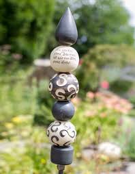 Das holz ist vollständig lackiert. Stele Die Romantische Stelen Garten Keramik Blumen Gartenskulptur