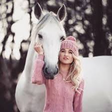 Bovag vraagt samen met paardenliefhebber en presentatrice britt dekker aandacht voor preventief onderhoud aan. 12 Ideeen Over Paardenpraattv Fan Paarden Mooie Paarden Paardenfotografie