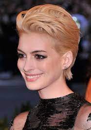 Anne hathaway short blonde hair. Get Anne Hathaway S Makeup And Hair At 2013 Met Gala Makeup For Lifemakeup For Life Pixie Hairstyles Blonde Pixie Hair Hair Styles
