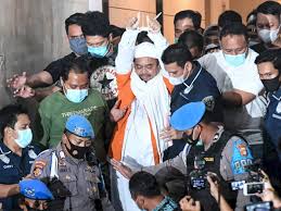 Kekuatan yang kita siapkan 1.985 personel gabungan ya dengan adanya kegiatan sidang offline (habib rizieq), kata kabid. Sidang Rizieq Hari Ini 3 Kali Lipat Personel Polisi Dikerahkan Amankan Pn Jaktim Indozone Id
