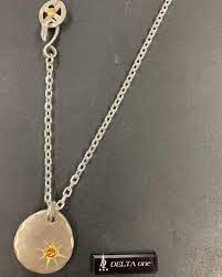 goro s 本雕組合 鷹扣大角項鍊 4 900港幣 k18金銀輪 9 800港幣 本雕 m 印記在側 12 100港幣 價格可能會根據商品狀態不同而有變動 goro s metal setup lar pendant pendant necklace jewelry