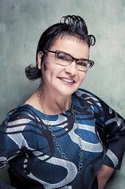 Women working in top roles of the international eyewear and optical  industries withstand the crisis (part 1).