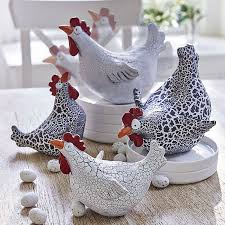 Originelle Deko Huhner In Aufwendigem Craquele Wechseln Ihre Positionen Bild 4 Huhn Dekorationen Handgemachte Keramik Zement Basteleien