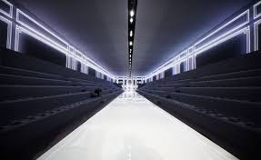 The Best Of Fashion Show Venue Setups Through The Years Catwalk Runway Fashionshow Ha Fashion Inspiration Design Catwalk Design Studio Photography Fashion