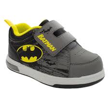 These Toddler Boy Batman Skate Shoes Light Up For Extra Fun The Big Power Strap Helps Your Little Guy Quickly Get Them Boys Shoes Kids Batman Shoes Kid Shoes