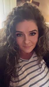 Samantha Claxton's Instagram, Twitter & Facebook