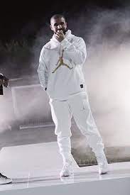 Looklive Discover Buy Latest Fashion Drake Wallpapers Drake Drizzy Drake