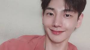 On the very first stage of produce 101 season 2 with pick me, one particular trainee. Actor Park Ji Hoon Dies