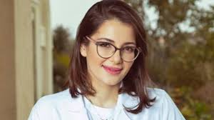 ابنة أصالة نصري غارقة في الدموع والسبب والدها فيديو square glass round glass fashion
