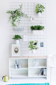 Wohnzimmer Refresh 68 Hacks Um Fruhling Ins Wohnzimmer Zu Bringen Innendesign Wohnzimmer Zenideen Hangepflanzen Zimmer Wandpflanzer Hangepflanzen