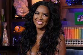 But you shouldn't wear weaves and stuff because you're ashamed of your hair. Kenya Moore Shows Natural Hair No Weave Extensions Wig Style Living