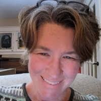 Elizabeth Glidden's Instagram, Twitter & Facebook