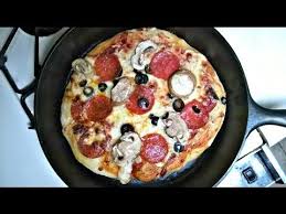 97 Brad And Sean Evans Make Cast Iron Pizza It S Alive Bon Appetit Youtube Skillet Pizza Recipe Cast Iron Pizza Recipe Cast Iron Skillet Pizza
