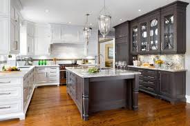 48 Expert Kitchen Design Tips By 16 Top Kitchen Designers Traditional Kitchen Design Two Tone Kitchen Cabinets Kitchen Trends