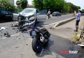 Cantonieri travolti nel torinese, un morto e un ferito grave. Incidenti Motociclisti Nel Fine Settimana Un Massacro Almeno 12 Morti Asaps It Il Portale Della Sicurezza Stradale