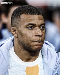 🚨 𝐎𝐅𝐅𝐈𝐂𝐈𝐄𝐋 ! 𝐊𝐘𝐋𝐈𝐀𝐍 𝐌𝐁𝐀𝐏𝐏𝐄́ 𝐄́𝐂𝐎𝐏𝐄 𝐃'𝐔𝐍  𝐌𝐀𝐓𝐂𝐇 𝐃𝐄 𝐒𝐔𝐒𝐏𝐄𝐍𝐒𝐈𝐎𝐍 𝐀𝐏𝐑𝐄̀𝐒 𝐒𝐎𝐍 𝐂𝐀𝐑𝐓𝐎𝐍  𝐑𝐎𝐔𝐆𝐄 ! 👉 Il manquera la réception de Bilbao dimanche soir (à suivre  sur beIN SPORTS) mais sera bien