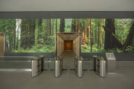Salesforce Lobby Led Video Wall Pic2 Led Video Wall Video Wall Corporate Interior Design