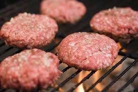 Salt and pepper the patties on both sides. Top Chefs Say Don T Grill These Foods Especially Burgers Bloomberg