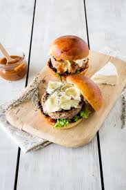 Burger De Printemps Agneau Camembert Sauce Thym Piment D Espelette Recettes De Cuisine Nourriture Stylisme Culinaire