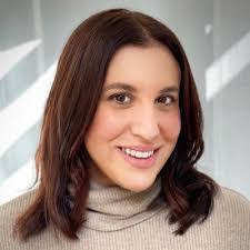 Karen Bergman's Instagram, Twitter & Facebook