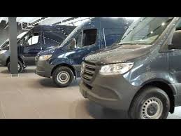 Le Nouveau Centre Du Camion De Mercedes Benz Laval Mercedes Benz Laval