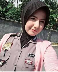 Polwan uzma amireddy dan rancangan jilbabnya. Pin Di Wanita