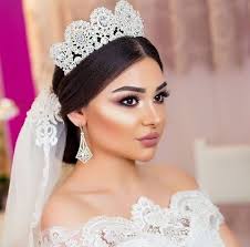 Pin De Kerime Karabayir En Makeup Peinados De Novia Vestidos De Novia Peinados Para Chicas