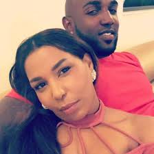 Marcell Ozuna is good and all, but have you seen his wife play softball??? 