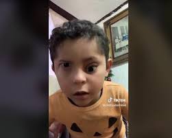 TikTok: Madre asusta a su hijo con un filtro de su celular
