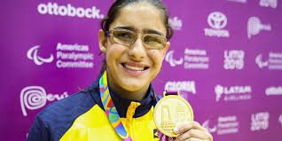 Atingida na garupa da moto, Adria cultivou nova rotina